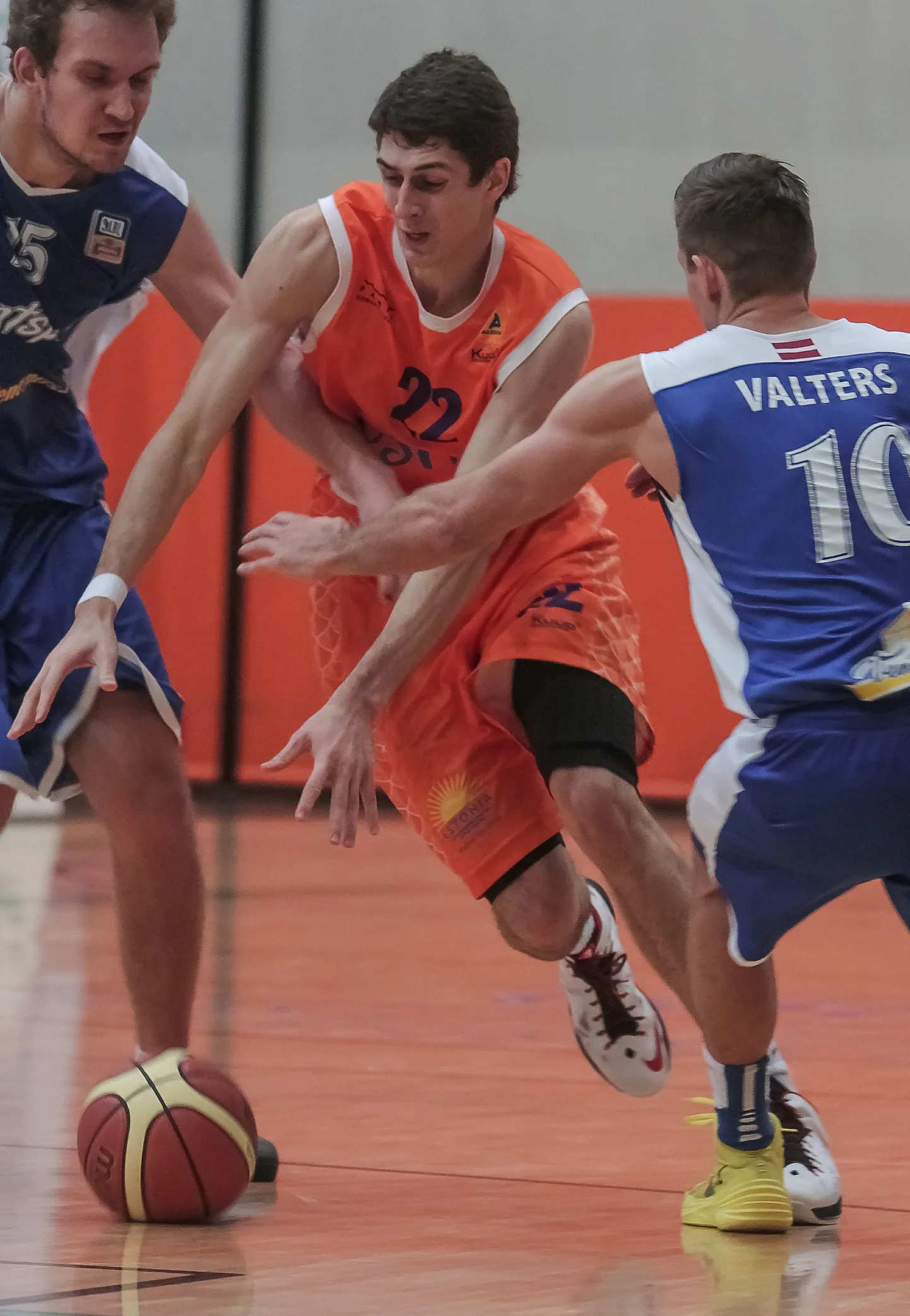 Nemanja Miljkovic (keskel).