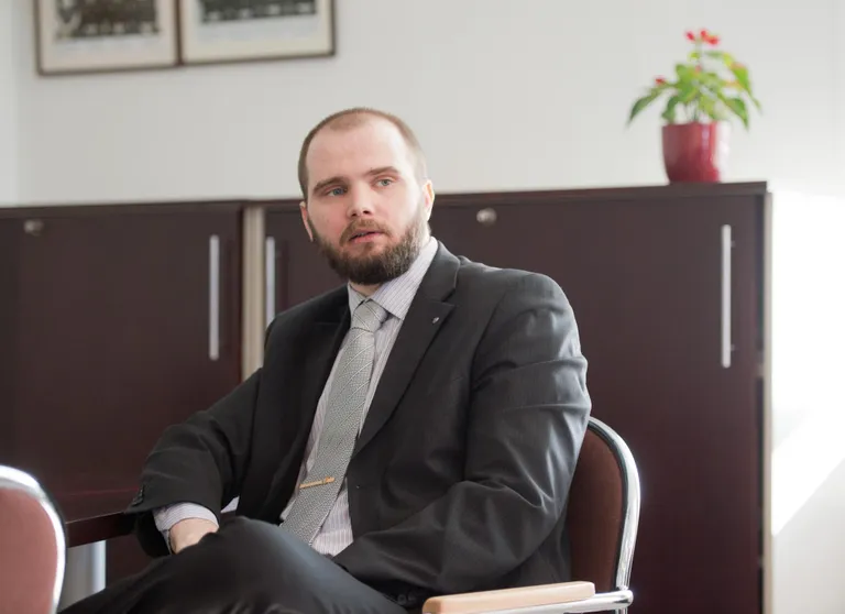 Руководитель службы по борьбе с преступлениями против личности криминального бюро Пыхьяской префектуры Рогер Кумм говорит, что помощью полиции могла бы быть доступность информации о ставших опасными пациентах с психиатрическими диагнозами.