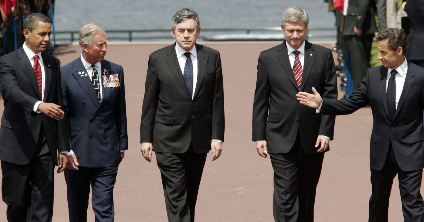 Suurbirtannia peaminister Gordon Brown on pildil keskel. Vasakult veel USA president Barack Omaba, Briti troonipärija Walesi prints Charles, Kanada peaminister Stephen Harper ning Prantsuse president NIcolas Sarkozy.