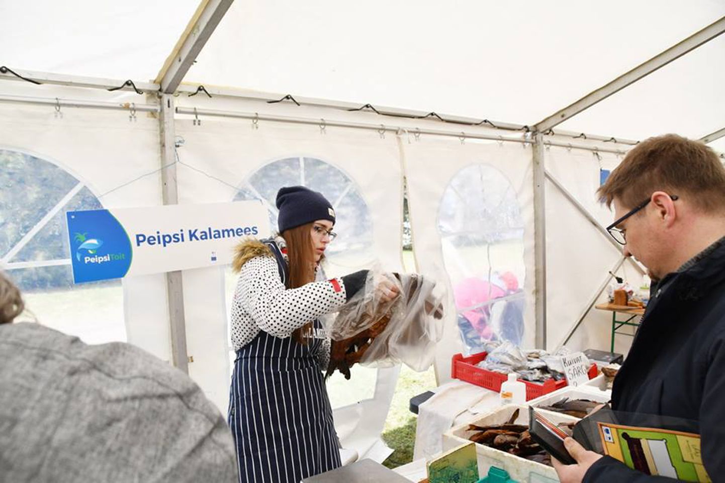 Peipsi Kalamees Kolkjast tuleb kolmandale Peipsi toidu peole kuumsuitsu- ja kuivatatud kaladega ning käsitsi valmistatud kalakonservidega.