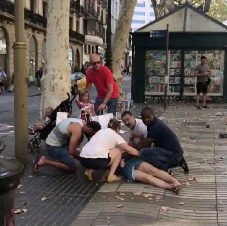 Barcelona La Rambla rünnakus kannatada saanu abistamine