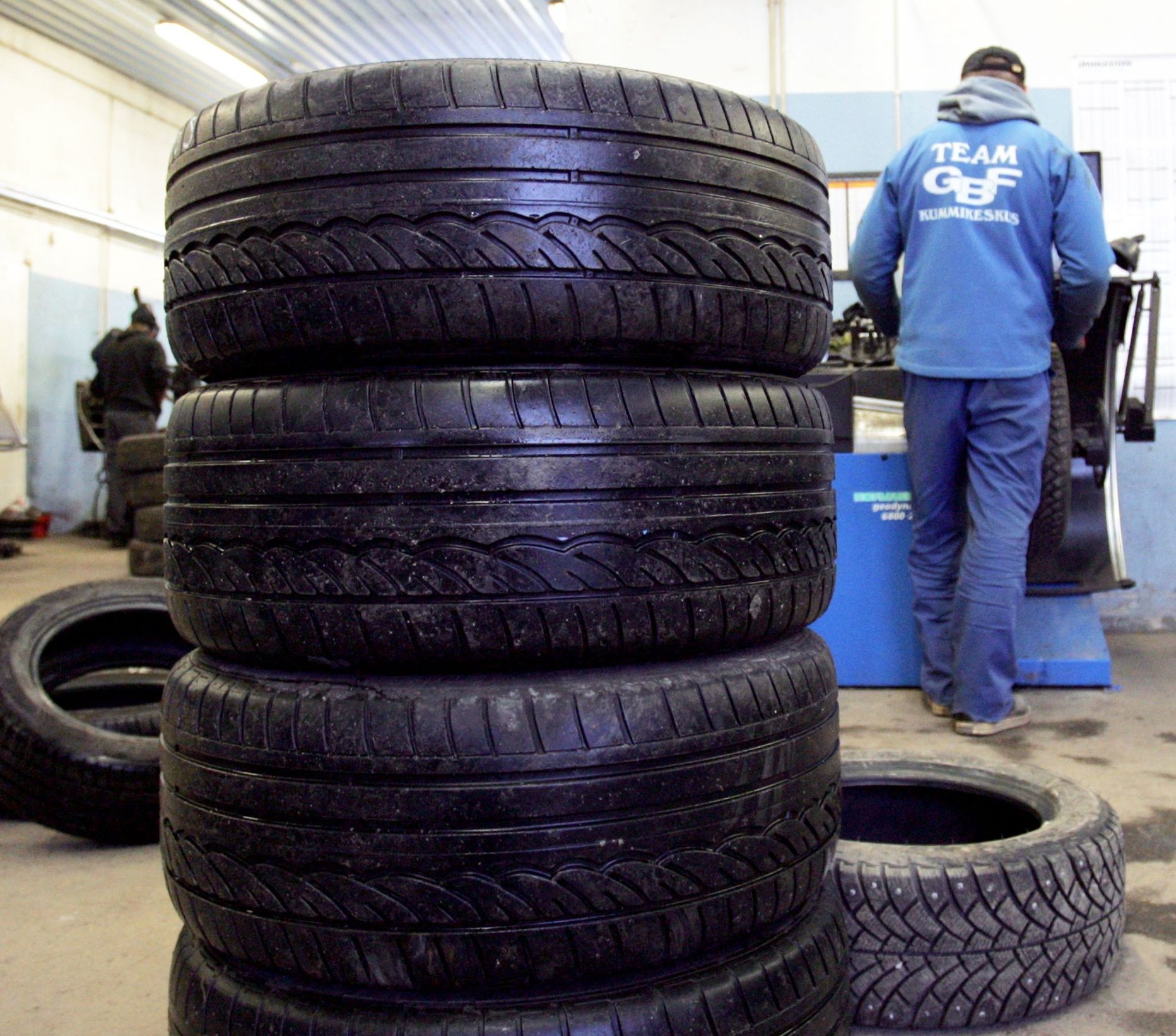 Работник шиномонтажки: иногда приходишь в ужас от того, с какими ...