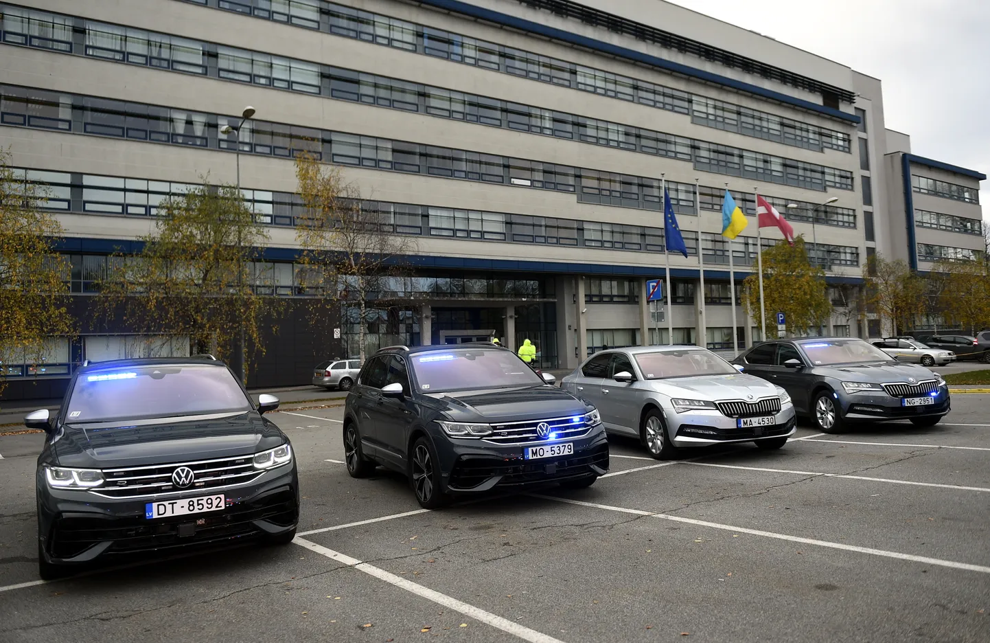 Jaunās Valsts policijas dienesta automašīnas prezentēšanas pasākumā pie Valsts policijas ēkas.