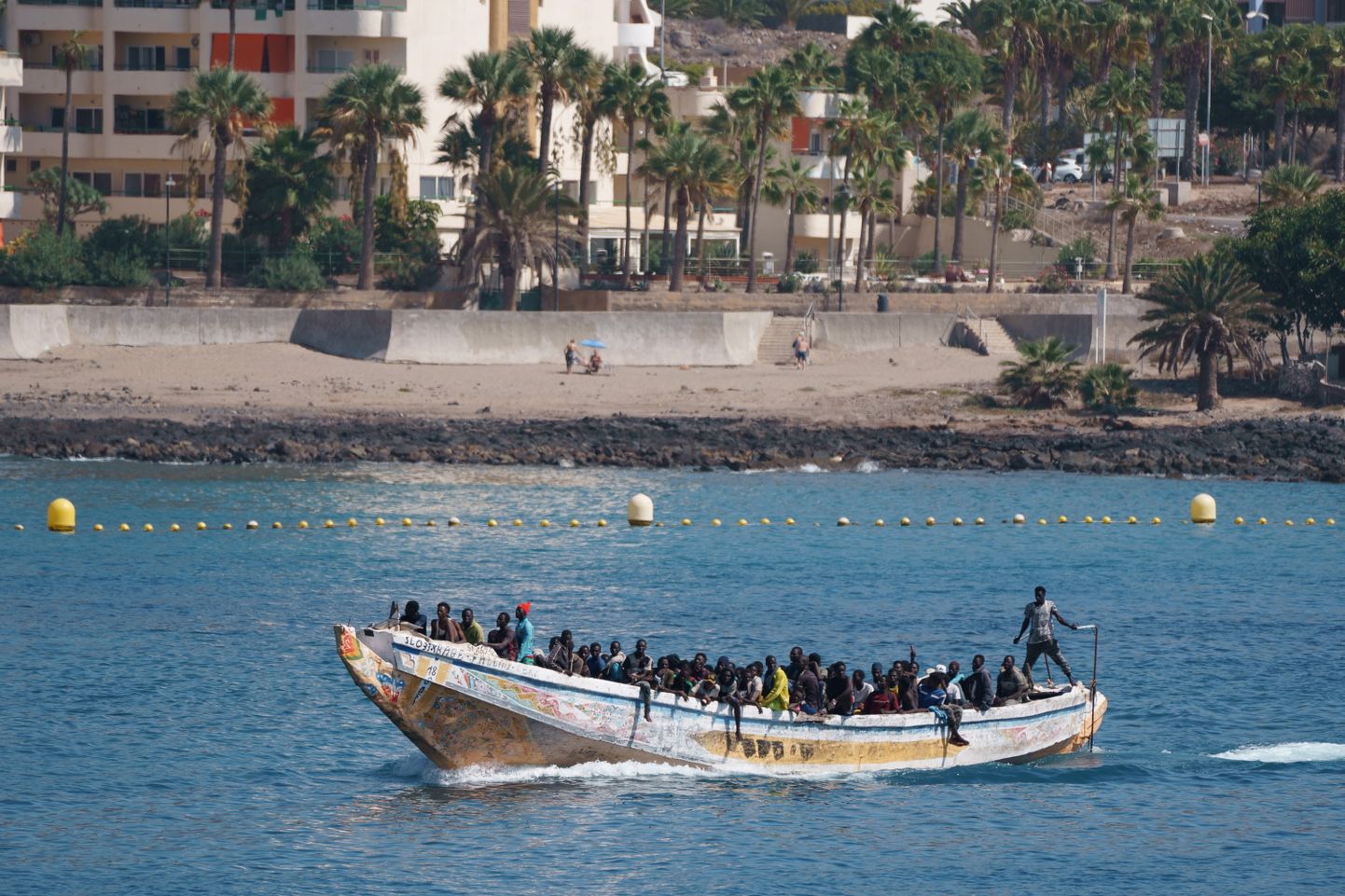 Migrantide paat jõudmas 6. septembril Los Cristianose sadamasse Kanaaride Tenerife saarel.