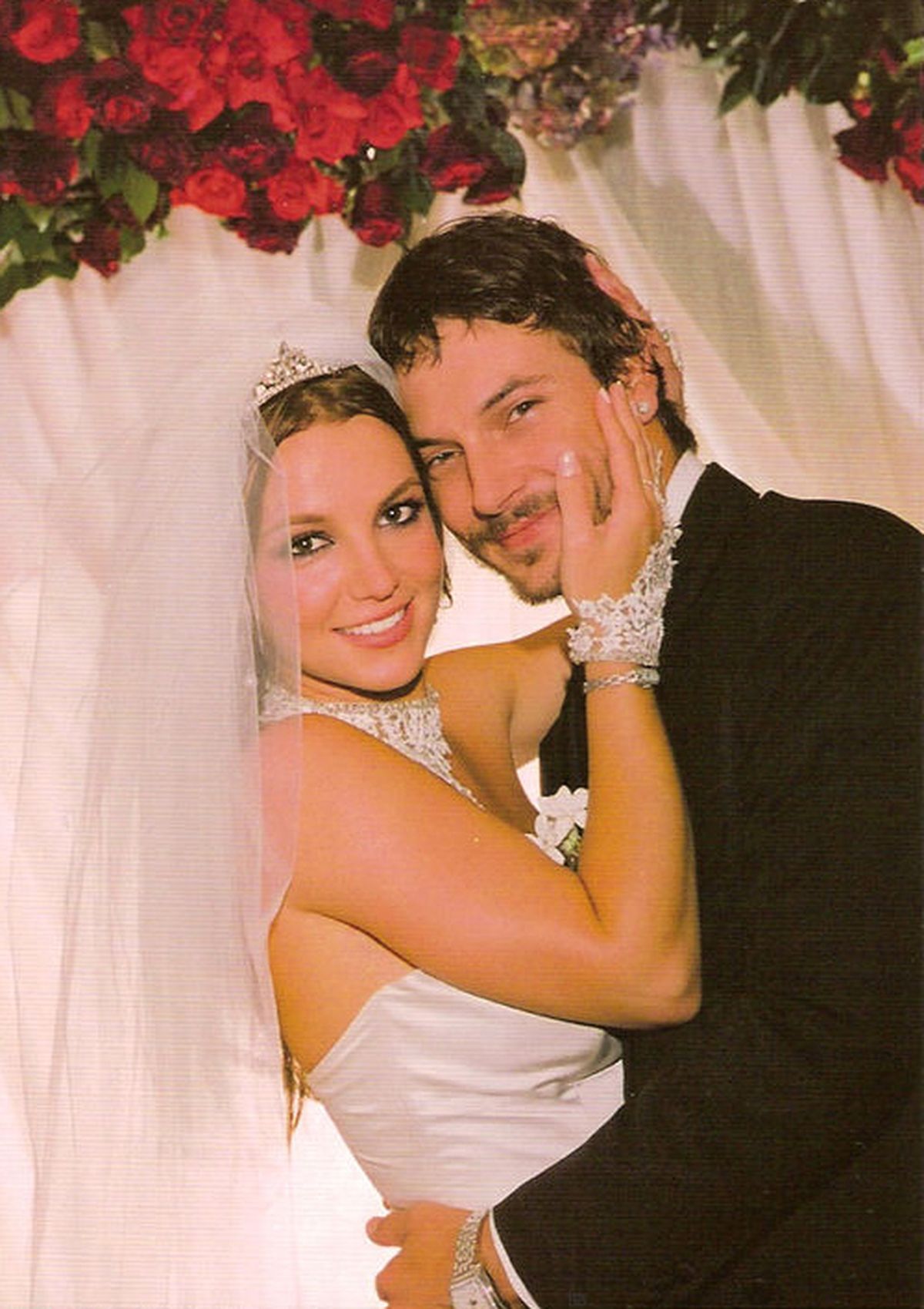 Britney Spears abiellus Kevin Federline'iga salaja ajal, mil mehe endine tüdruksõber ootas nende teist last. Antud foto saatis paar lajali oma jõulukaardina 2005. aastal.