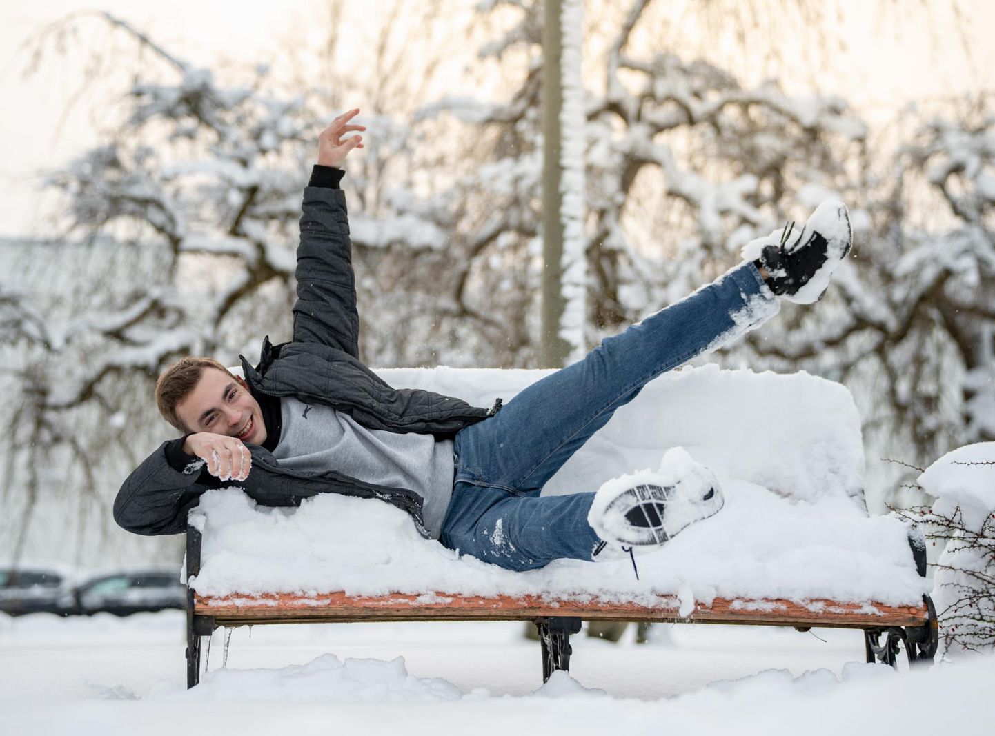 Saksamaalt aastaks Pärnu ühisgümnaasiumi 11. klassi tarkust taga nõudma tulnud Daniel ütles, et ootas lumerohket talve väga.