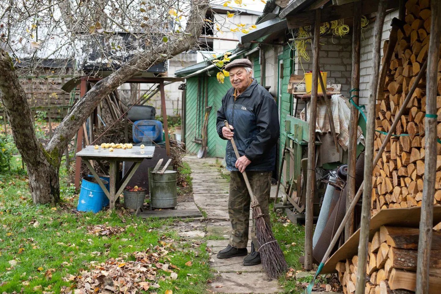 Oskar Rohila on härra, kelle puhul on tema teotahet ja toimetamisi nähes raske uskuda, et mees saab peagi sajaaastaseks.