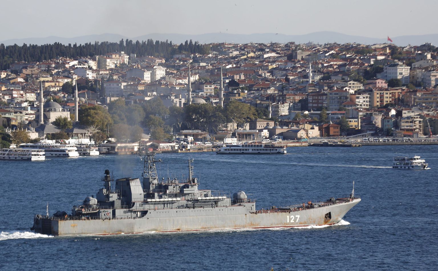 Kremli personaliülema Sergei Ivanovi sõnul võidakse Vene kodanike evakueerimiseks kasutada ka Vahemerel olevaid sõjalaevu.