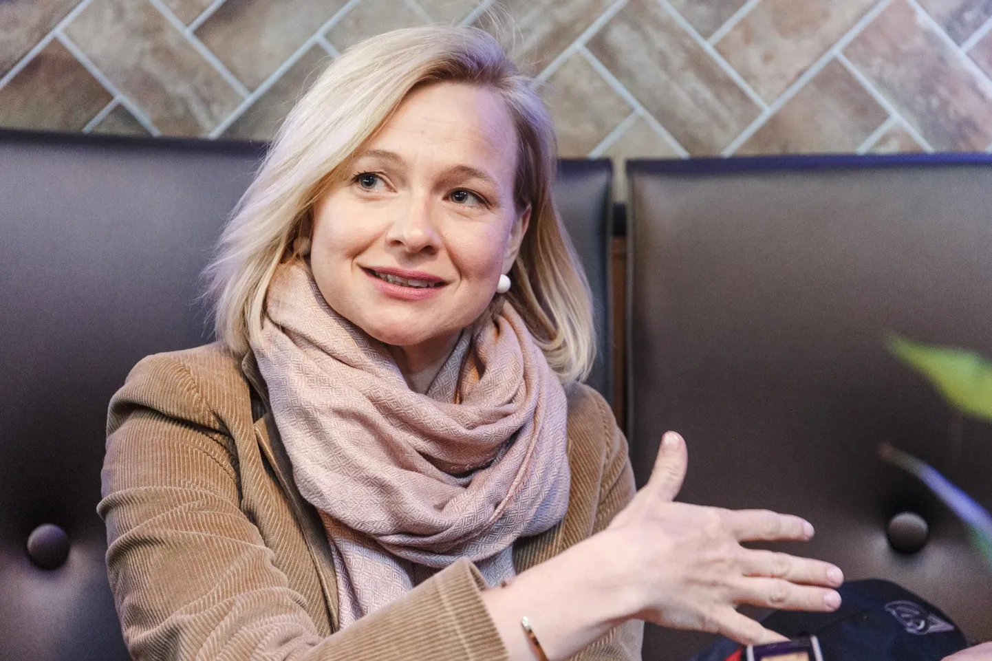 Publiku ette astub ka laulja Hanna-Liina Võsa.