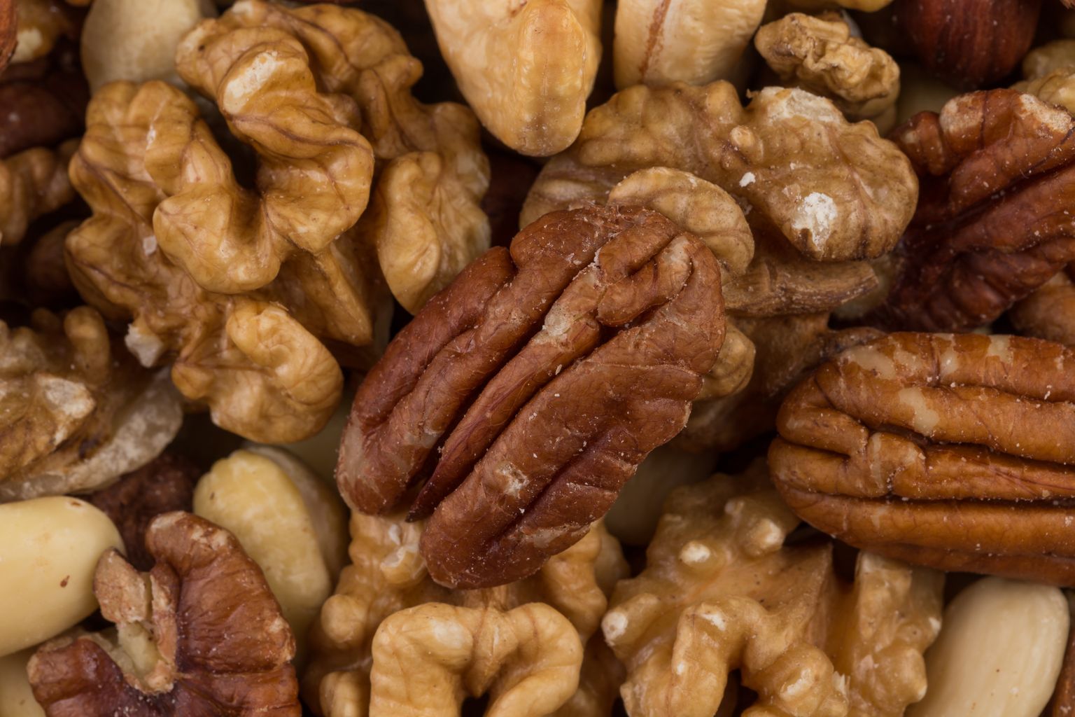 Ajukujulised kreekapähklid on kasulikud mõtlemisele ja eesnäärme suurused pekaanipähklid aitavad ravida suurenenud eesnääret.