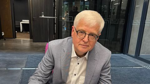 Sipsikuga samal aastal sündinud akadeemiku auks ilmus tüse teos