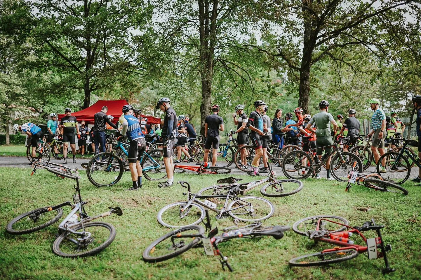 Jõulumäel toimus kolmandat korda kiiruskatsetega rattavõistlus Gravel Grinder.