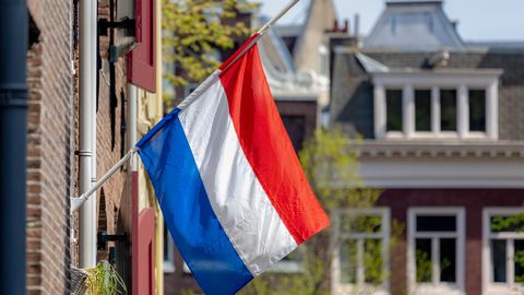 Nizozemska dva izraelska ministra razglasila za nezaželeni osebi, medtem ko vlada Litve deluje kljub škandalom