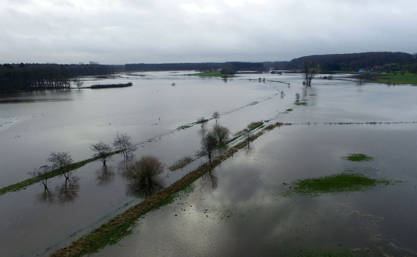 Üle kallaste tõusnud Moselle`i jõgi Rosdorfi lähistel.