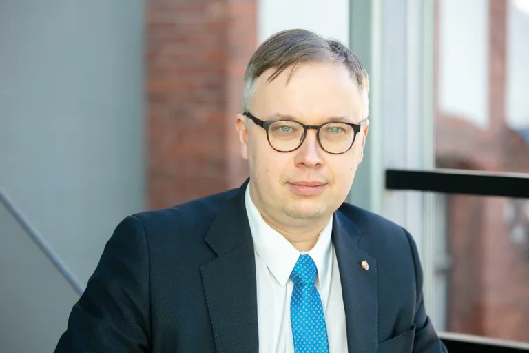 Eesti Panga ökonomisti Peeter Luikmeli sõnul on hinnakasv nii Euroopa Keskpanga kui ka turuosaliste prognoosi kohaselt saavutanud tipptaseme. Nüüd prognoositakse hinnakasvu langust, kuid kahe protsendi lähedusse jõudmist oodatakse alles 2025. aasta lõpuks.