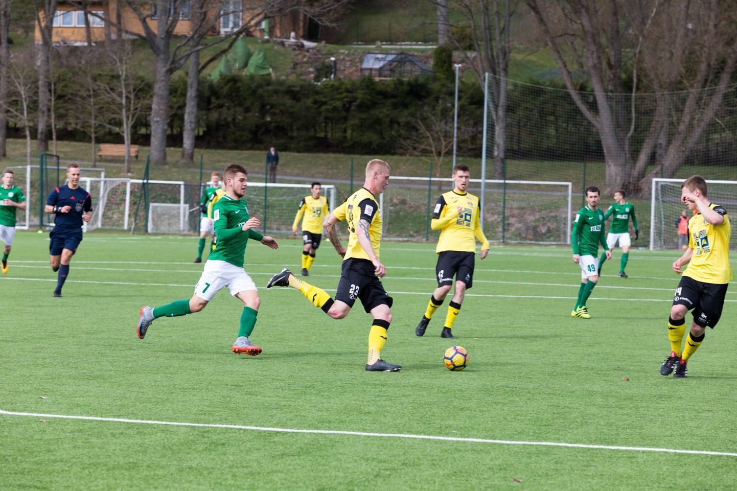 Aprillis tuli Viljandi Tulevikul kodustaadionil Premium-liiga kümnenda vooru kohtumises FC Floraga tunnistada 0:6 kaotust.