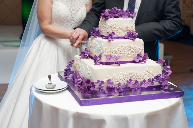Торт на свадьбе.