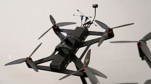 Ukraiņu lidroboti uzbrukuši Saratovas naftas bāzei