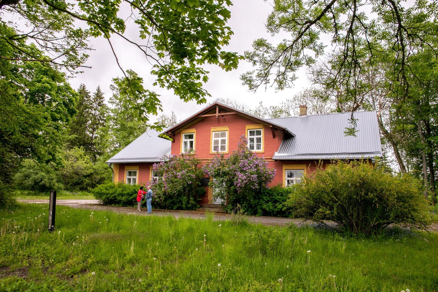 Omaaegsesse Tani külla Piista oja kaldale ehitas Mart Pool 1883. aastal elamu, kust tema poeg Theodor-Johannes koos perega sundküüditati.