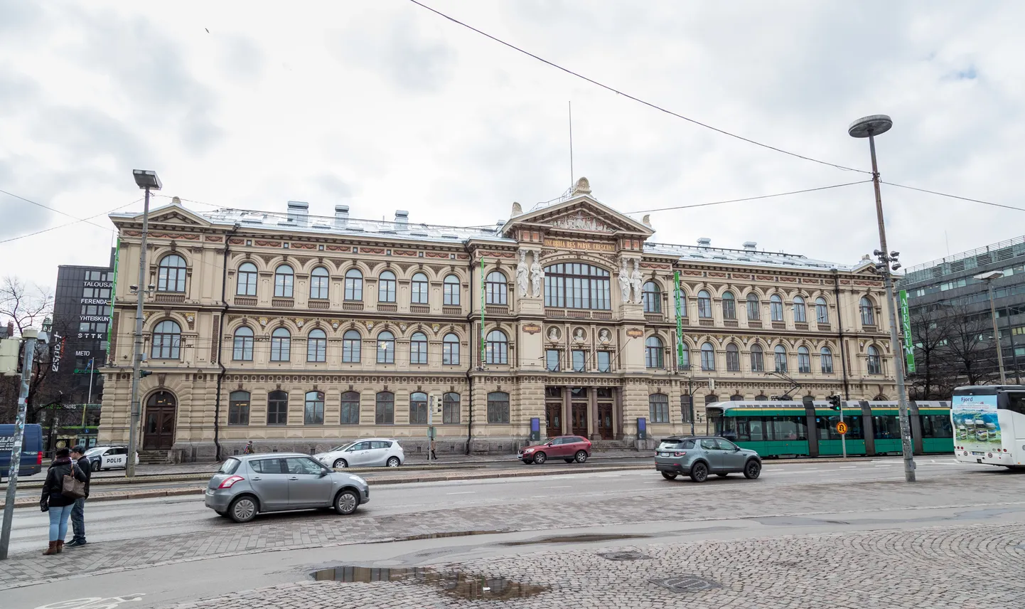 Художественный музей Ateneum в Хельсинки.