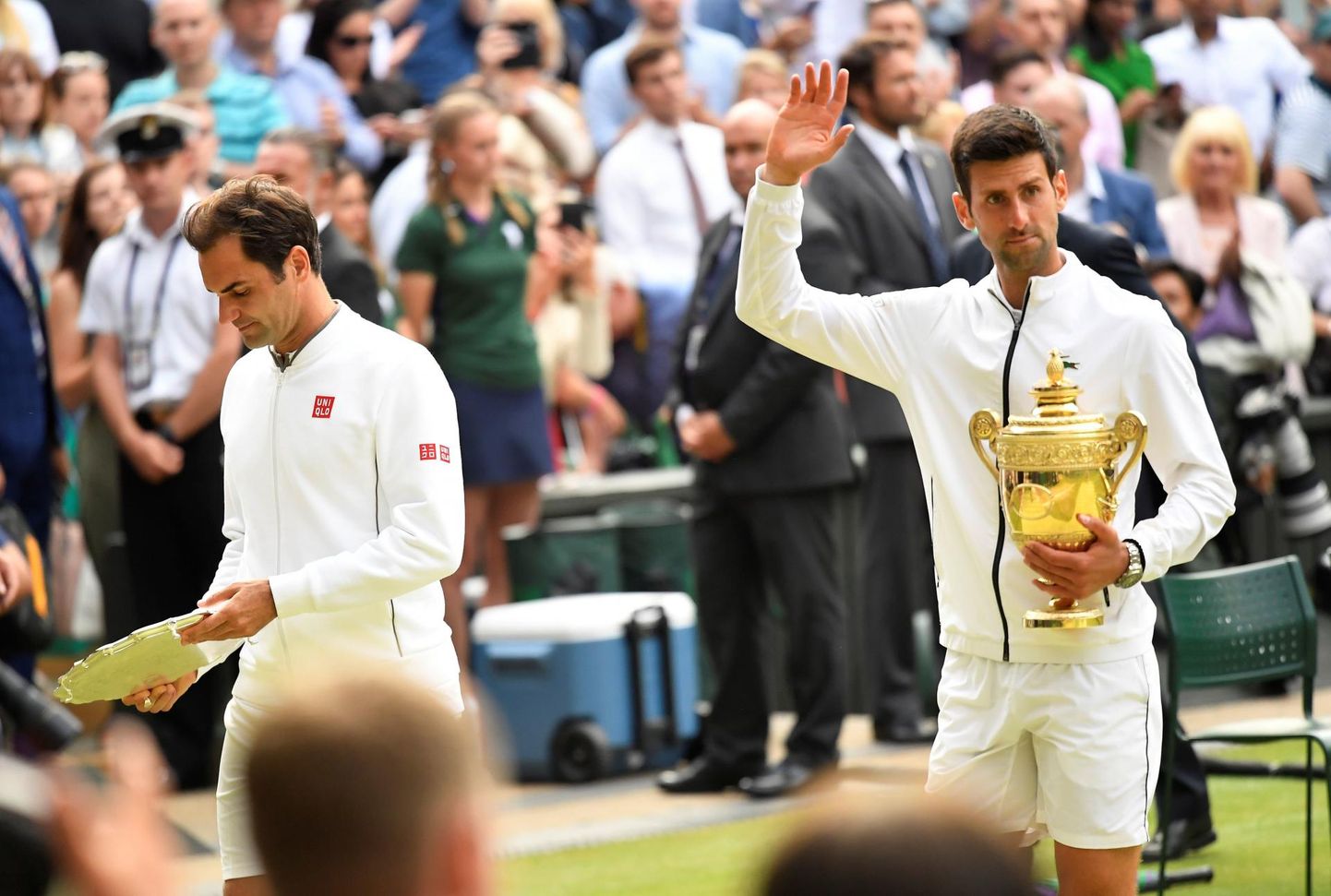 Kahe suure duellis allutas Novak Djokovici (paremal) tahe seekord Roger Federeri.