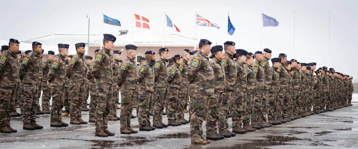 Tapal teeninud Prantsuse sõduritele missioonimedalite andmine.