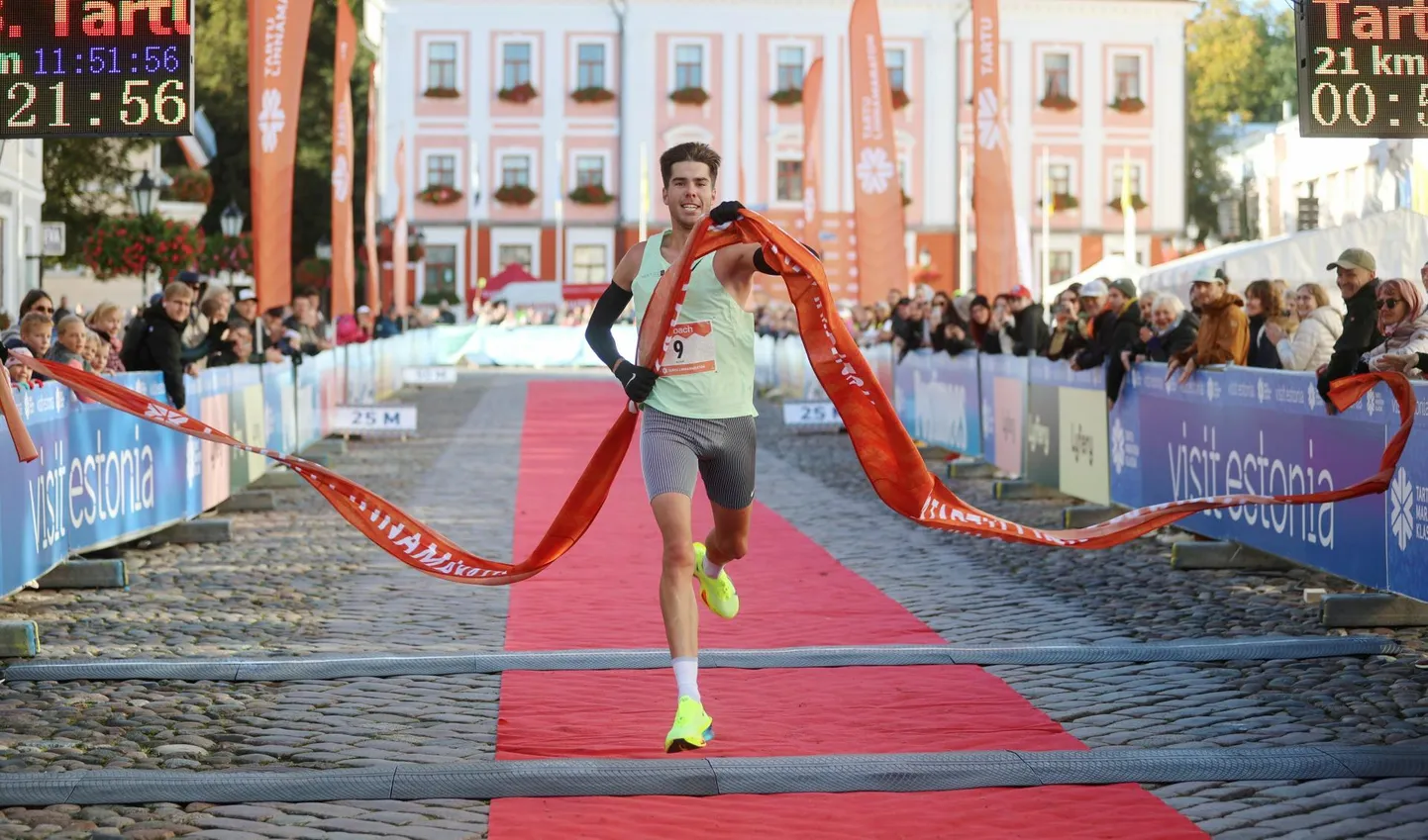 13. Tartu linnamaratoni võitis uue rajarekordiga 2:21.55 Karel Hussar.