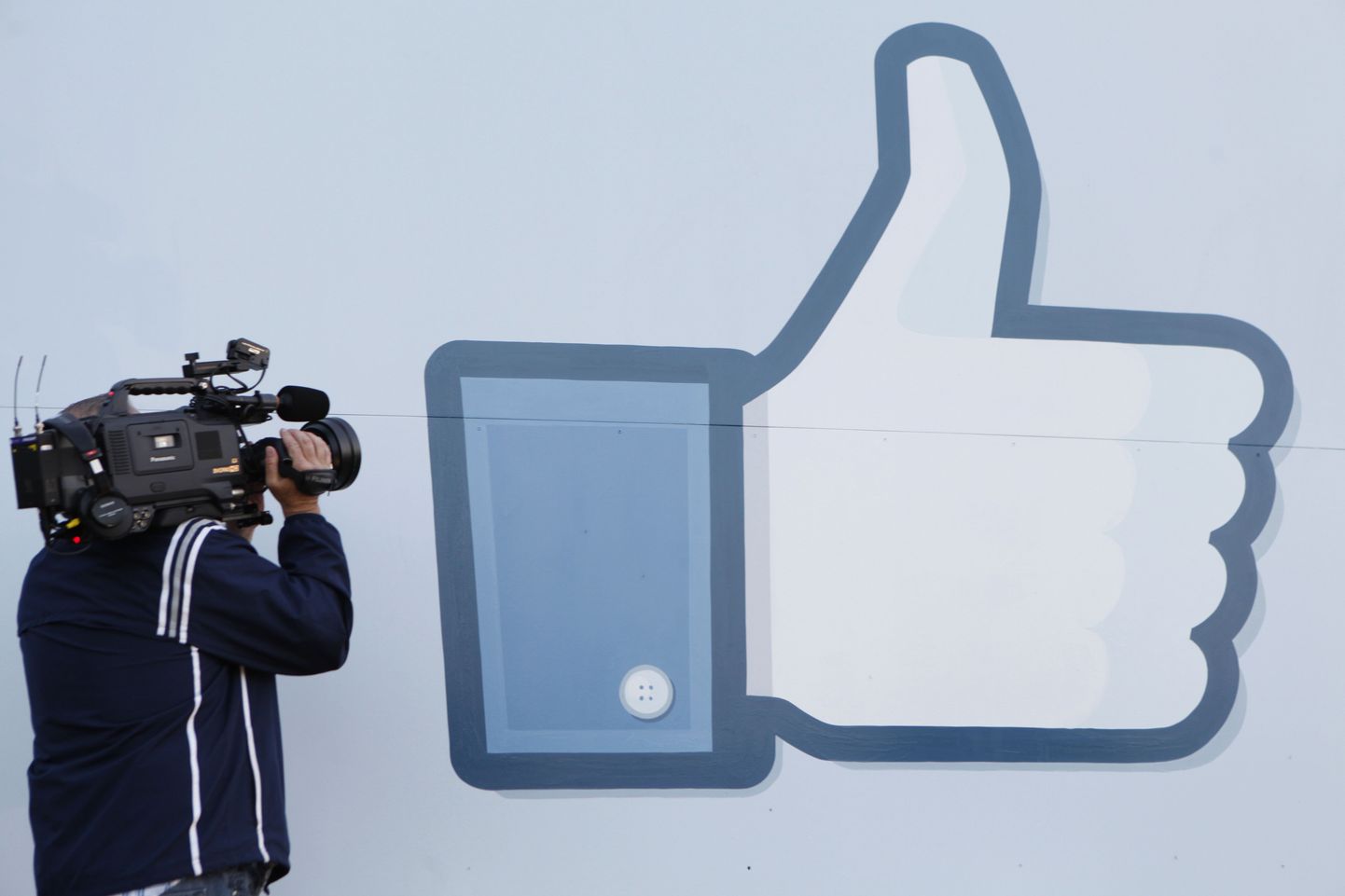 Facebook kaevatakse «like» nupu pärast kohtusse.