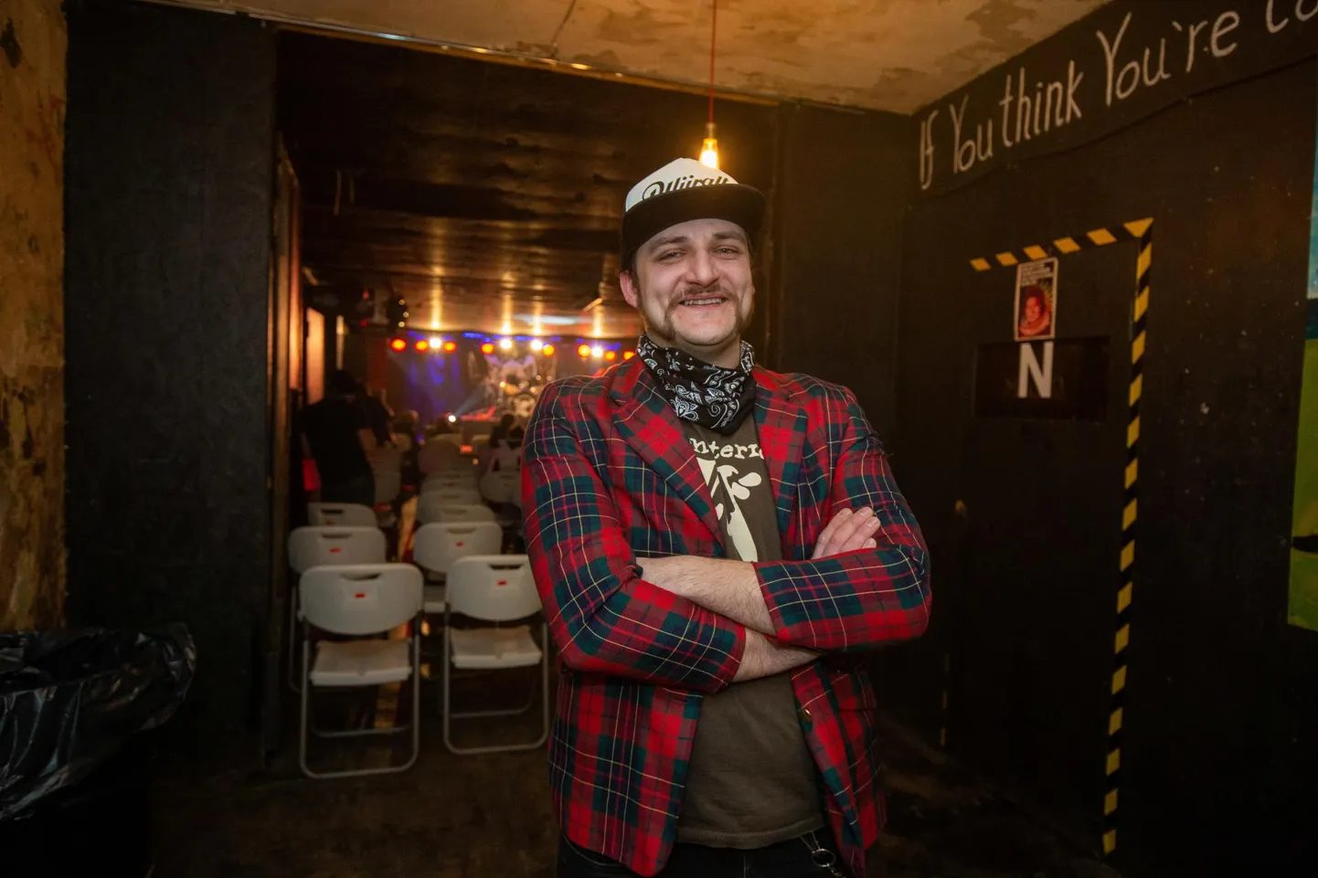 Tartu rokiklubi programmijuhi Karl Lomp oli laupäeva õhtul rõõmus, sest oli võimalik korraldada ansamblite Helimõrv ja Vennaskond kontsert.