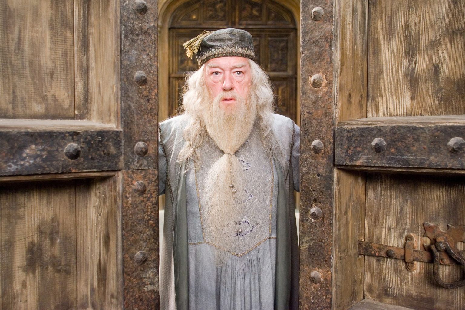 Michael Gambon Albus Dumbledore'ina filmis «Harry Potter ja fööniksi ordu» (2007)
