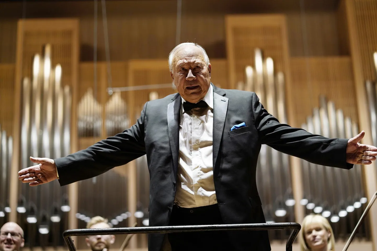 Neeme Järvi Linzis.