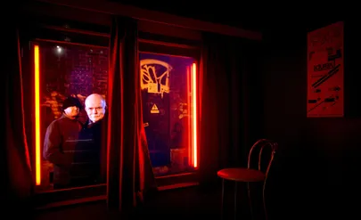 Nii näevad prostituudid punaste laternate tänavat seestpoolt. / Scanpix
