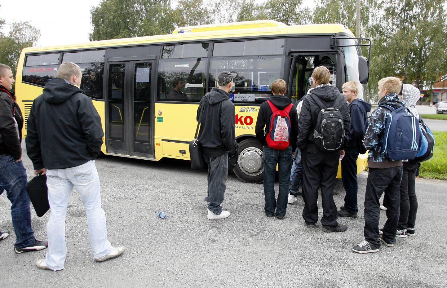 Kooli algus ning rongisõidu kiiremaks muutmine on linna bussiliikluses segadust tekitanud