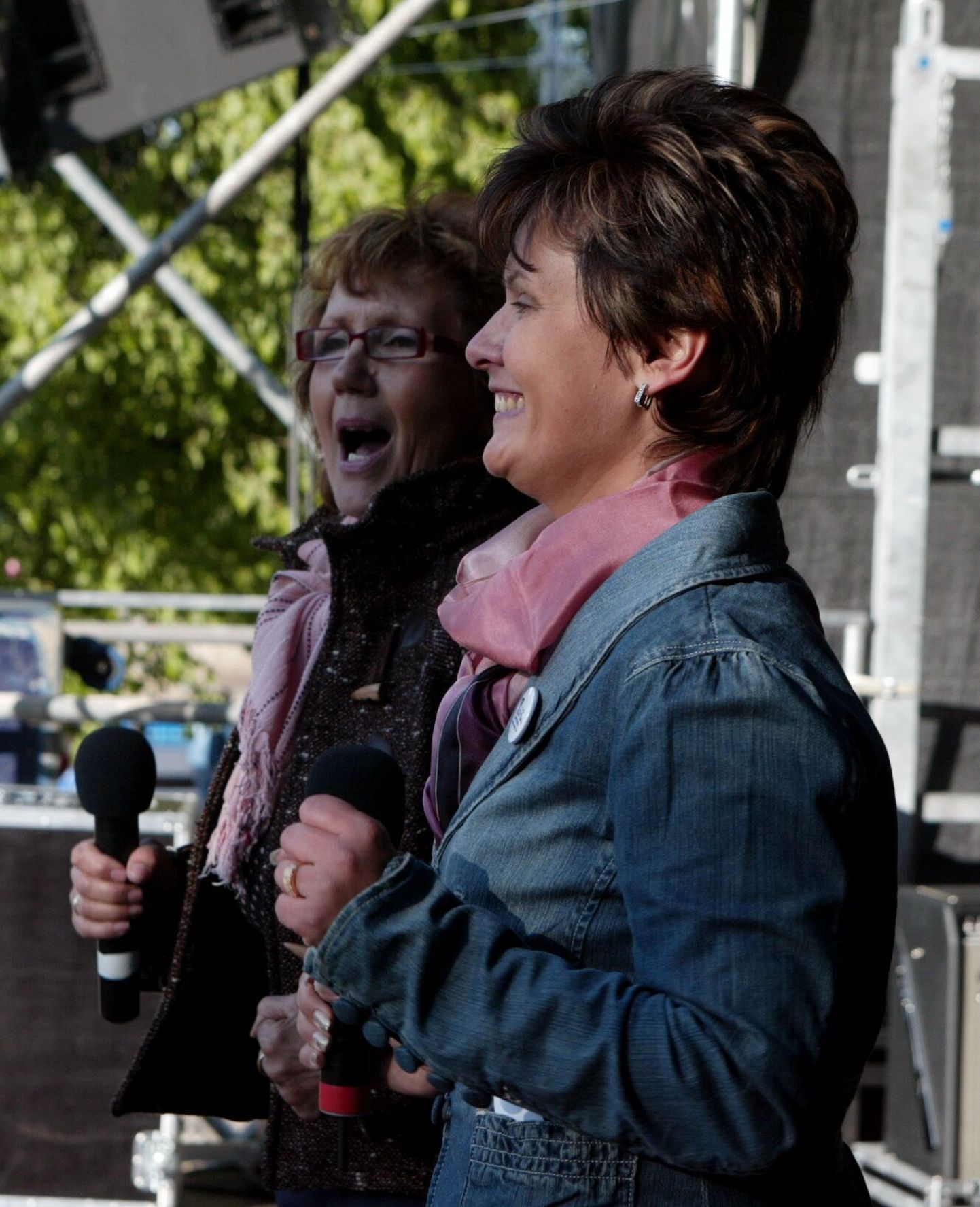 Kolme aasta eest lõi «Laulge kaasa» salvestusel kaasa ka toona Tartu linnapeana töötanud kultuuriminister Laine Jänes.