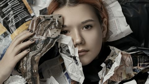 СМОТРИ ⟩ Пластик и мусор: юные модели из Таллинна приняли участие в необычной, но очень важной фотосессии