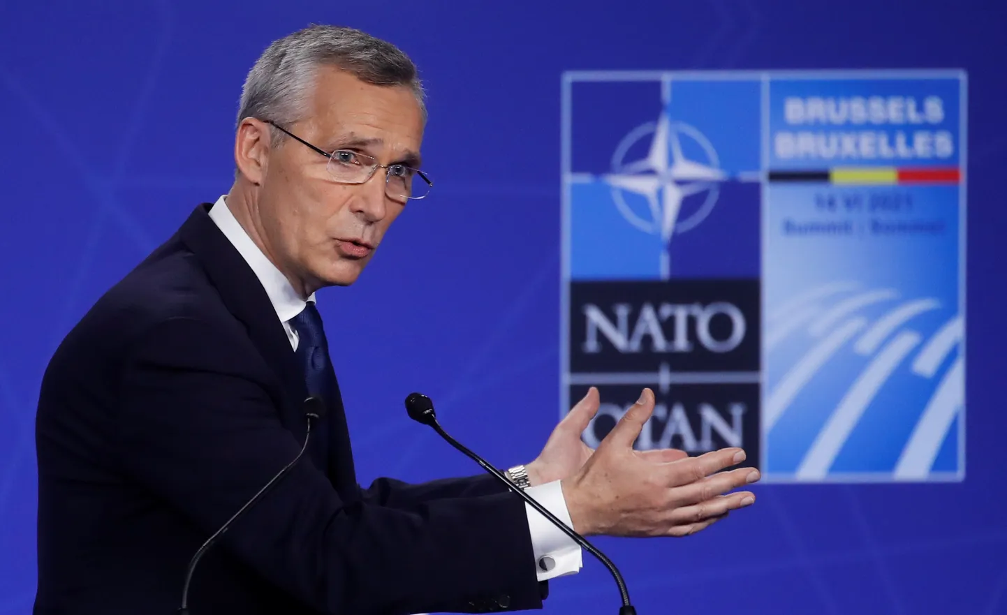 NATO peasekretär Jens Stoltenberg pressikonverentsil pärast alliansi tippkohtumist Brüsselis.