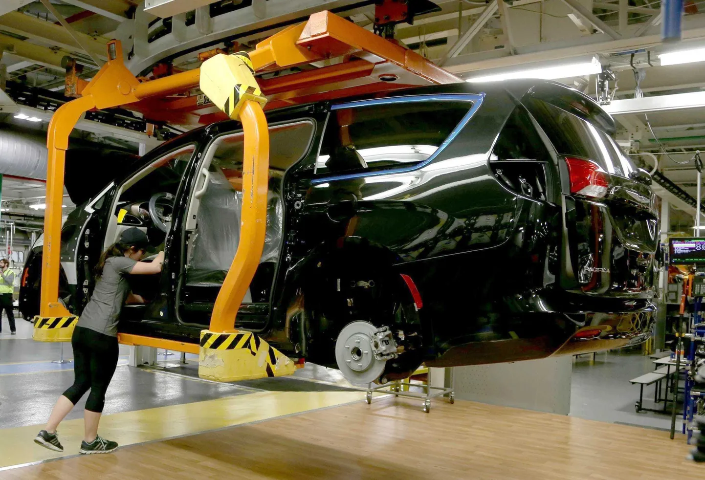 Pooljuhtkiipide puudus läheb autotootjatele sel aastal maksma 90 miljardit eurot.