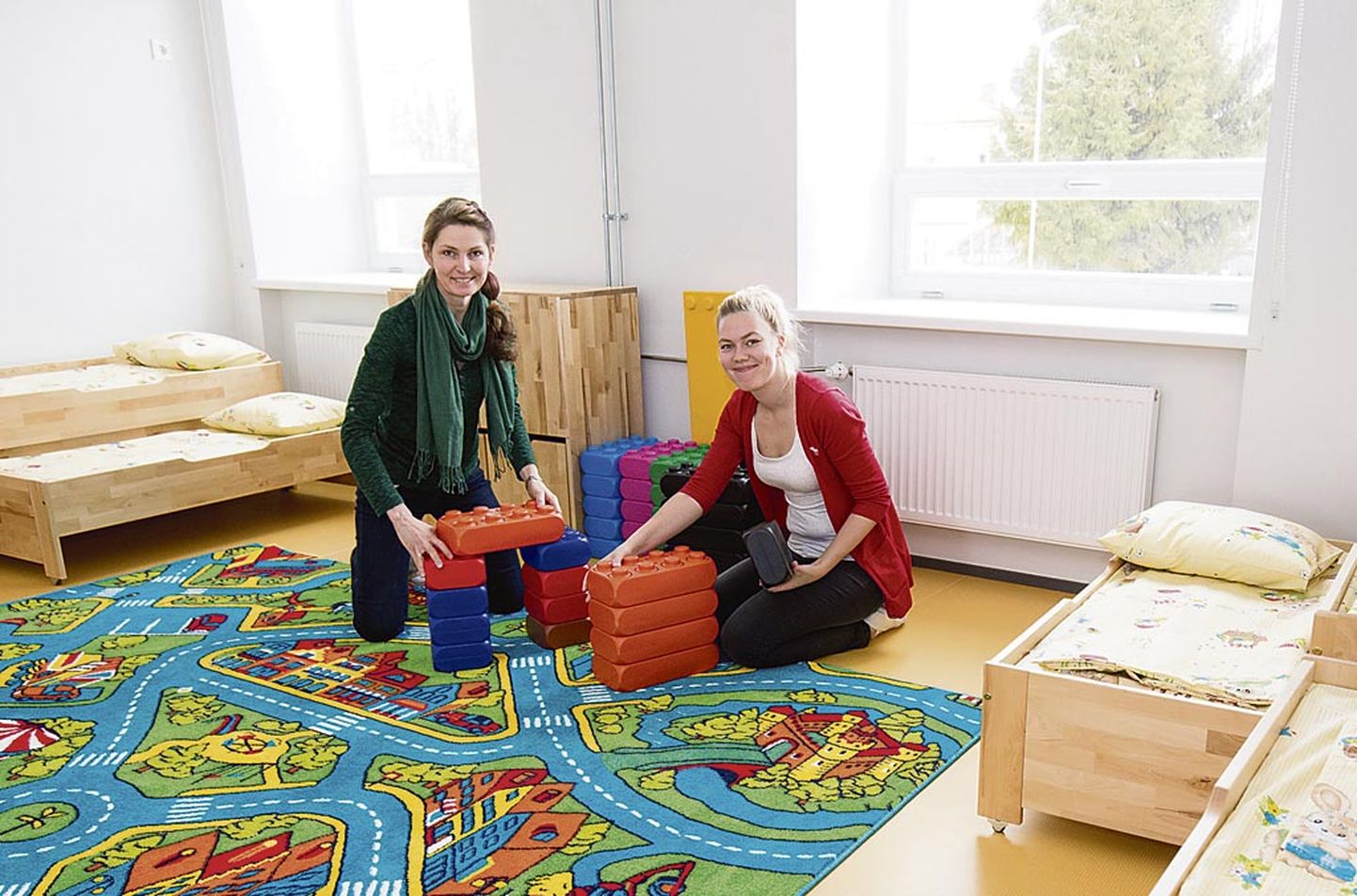 Pärnu linnas asuva Ülejõe lasteaia uue maja töötajatel on ajakohased tingimused ja sellest aastast ka lootus saada kõrgem palk kui mullu.