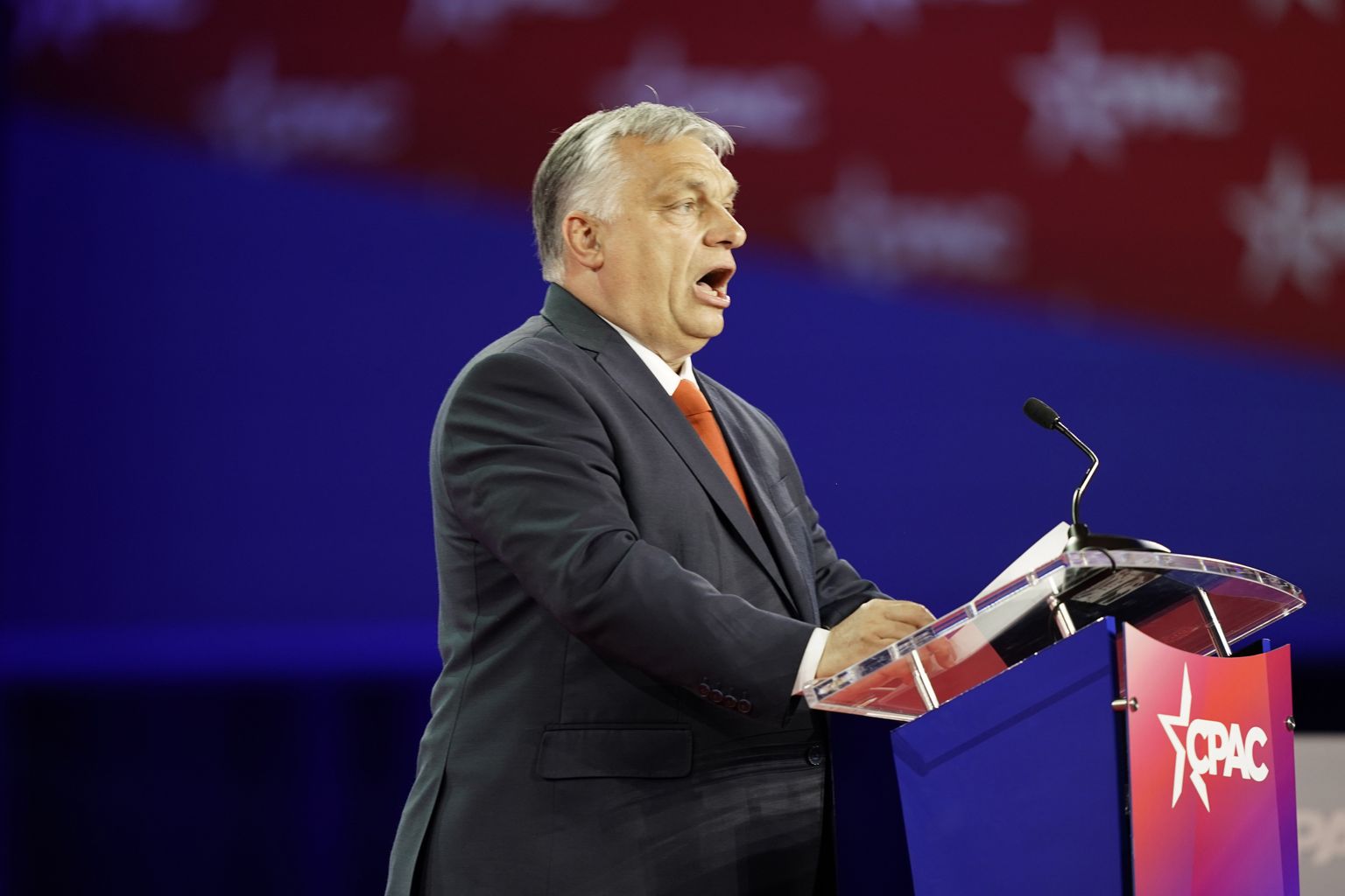 Ungari parempoolne peaminister Viktor Orbán USA konservatiividele esinemas.