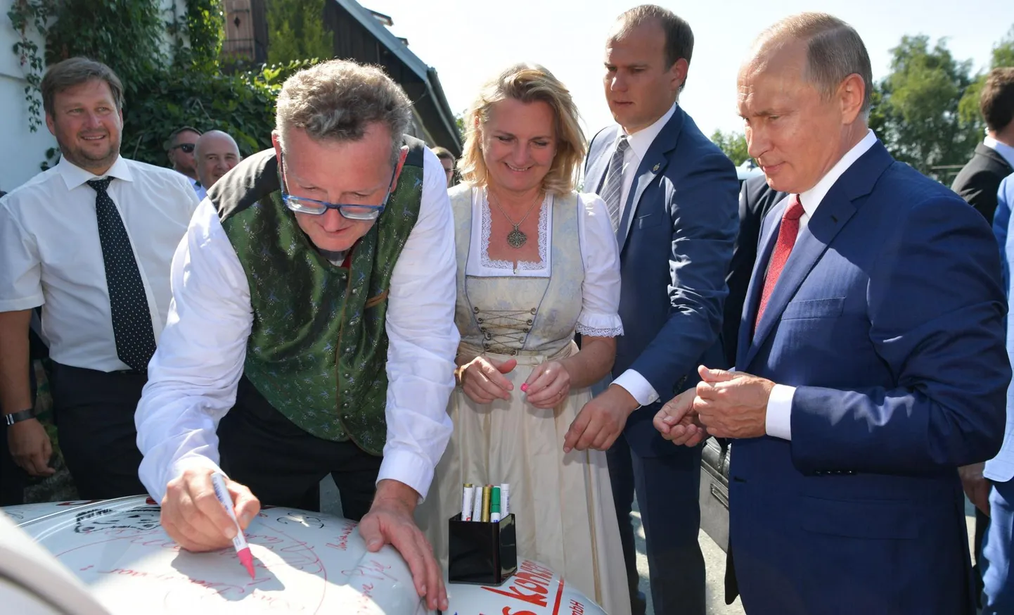 Vladimir Putin aastal 2018 toonase Austria välisministri pulmas.
