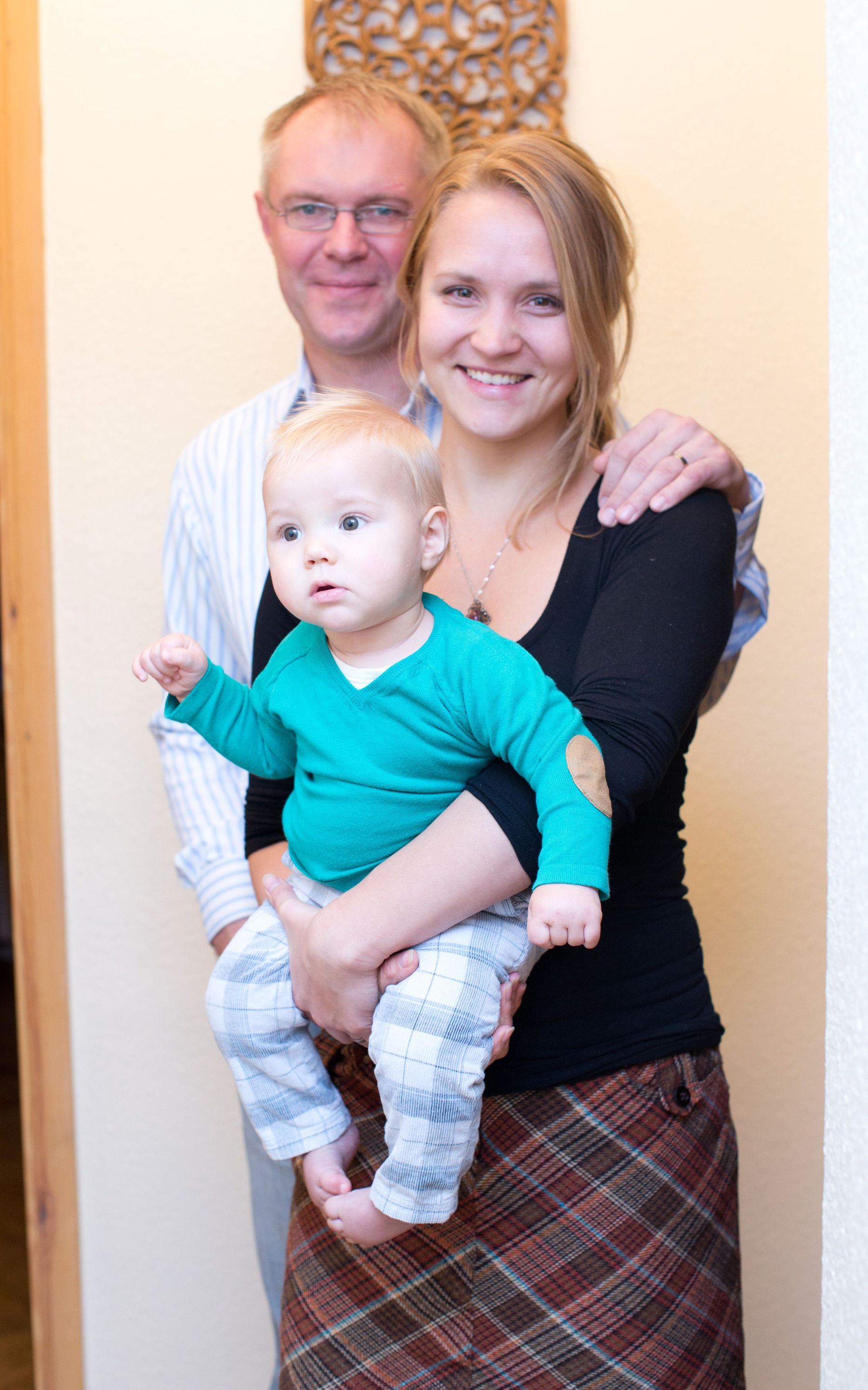 Hannes ja Riina Hanso ning nende laps Henri Kristjan