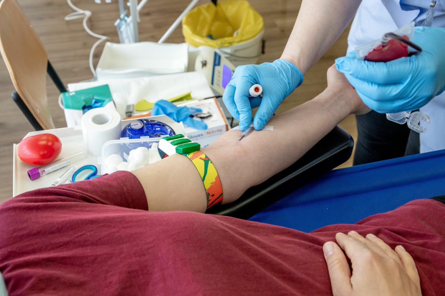 Pärnu verekeskuse töötajad käisid läinud kevadel Tralli lasteaias tervisekuul vereloovutamise tähtsusest rääkimas ja doonoriverd kogumas.