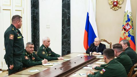 WSJ ⟩ Putin tuunib sõjamasinat, et tuure üles võtta