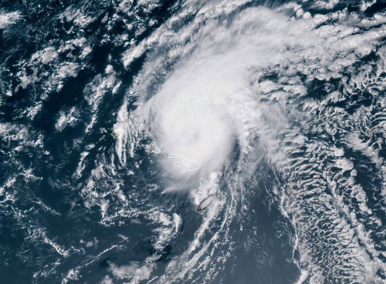 USA ookeani- ja atmosfääri administratsiooni (NOAA) satelliidipilt orkaan Douglasest