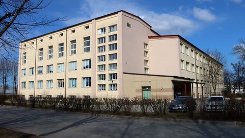 Kohtla-Järve munitsipaalkoolid tahavad koolipäeva alustada varem, kui riik soovib