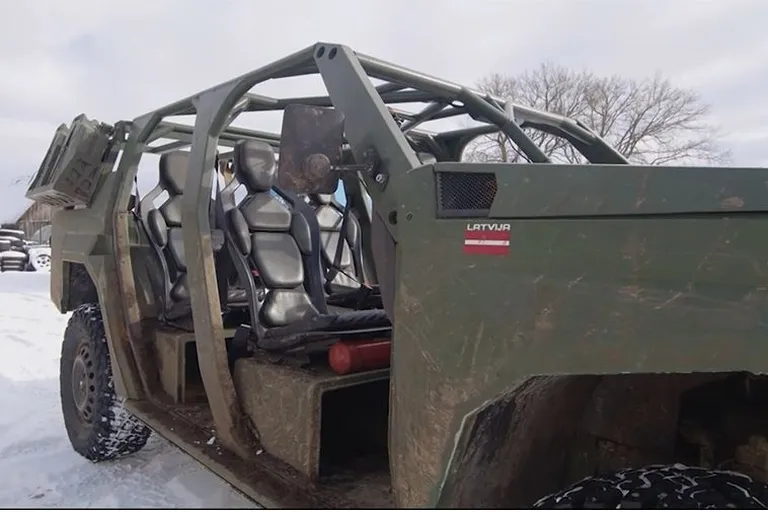 Военный вездеход VR-1-FOX