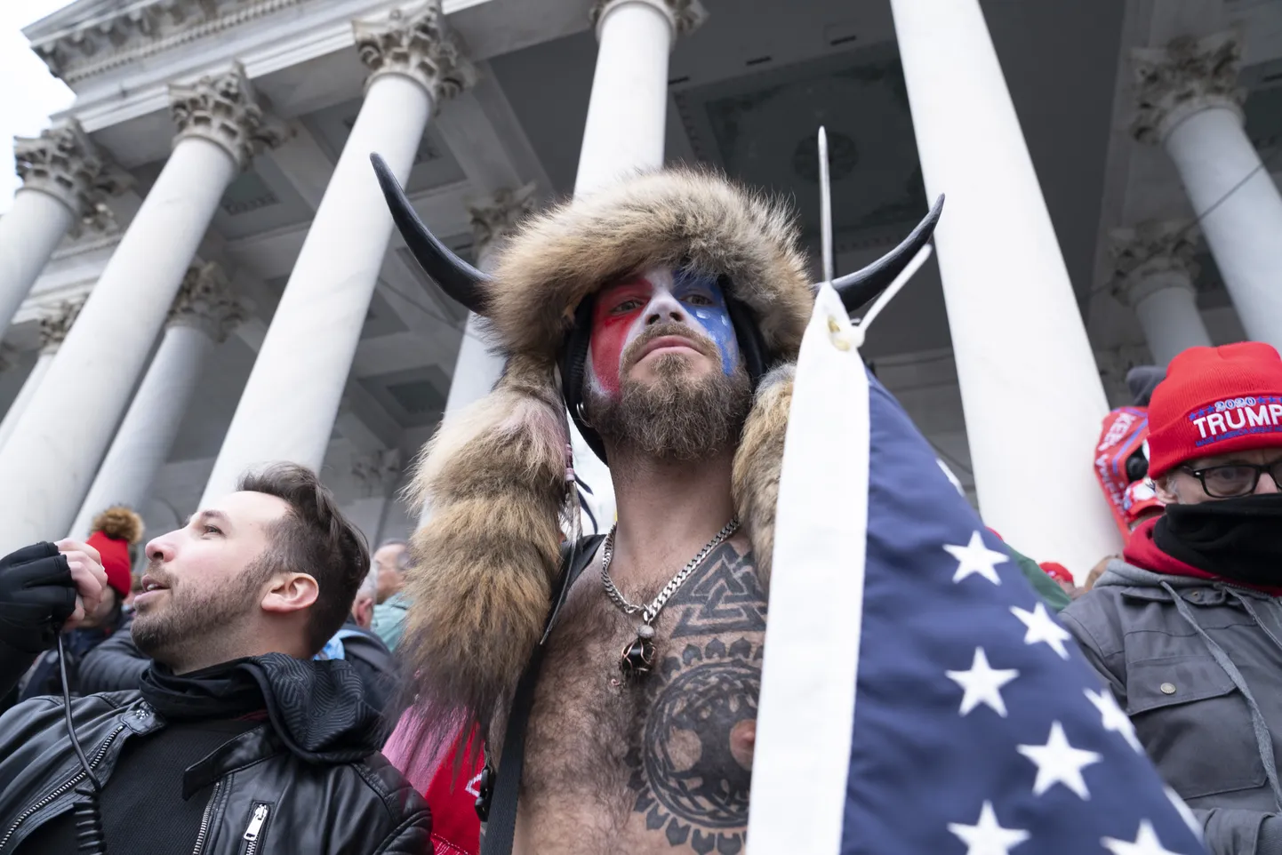 Trumpi toetajad Kapitooliumi mäel.