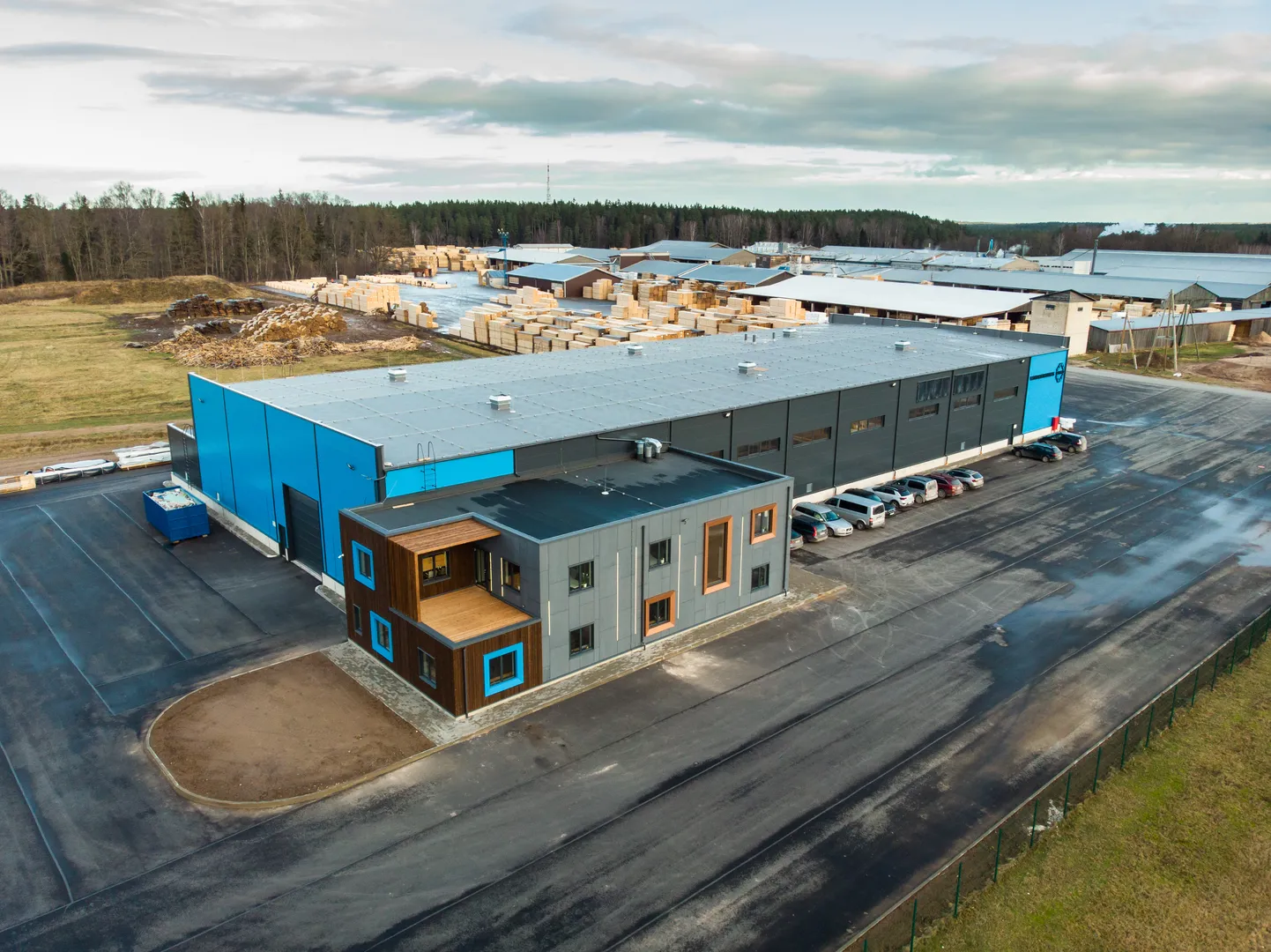 Ražotne – industriāla būve. Ražošanas ēka “Jorvika 2”, Kocēnu pagasts, Kocēnu novads. Pasūtītājs BYKO-LAT, projekts PILS M, būvnieks AIMASA, būvuzraudzība ValmArt.
