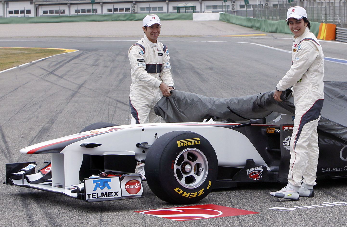 Kamui Kobayashi ja Sergio Perez (paremal)