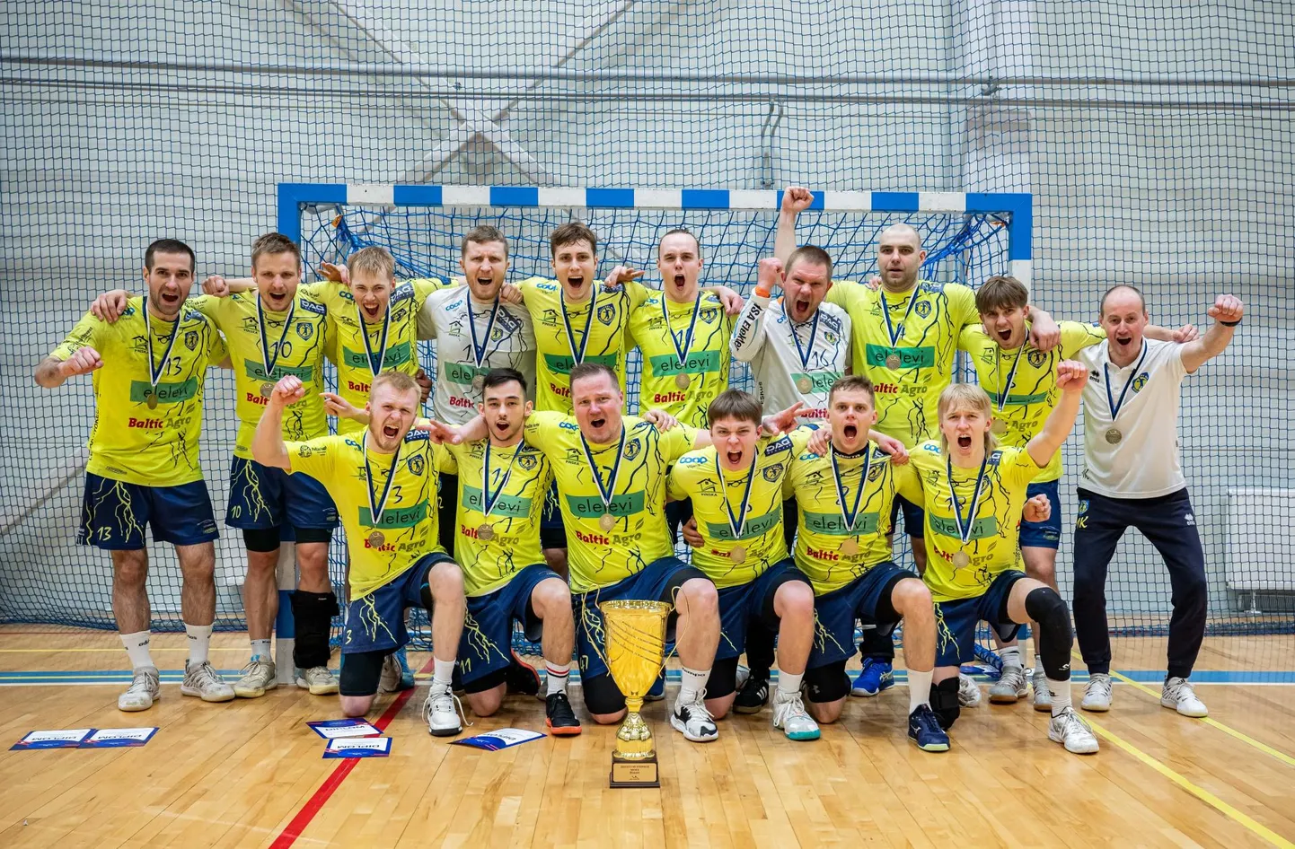 Viljandi HC käsipallimeeskond on Eesti meistrivõistluste pronksmedalist.